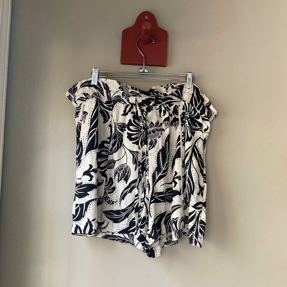 Who What Wear Black & White Tropical Front Tie Shorts XL NWT - Picture 2 of 6